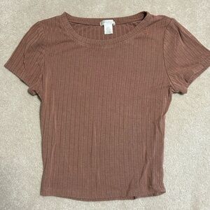 Brown loose-fitted tee